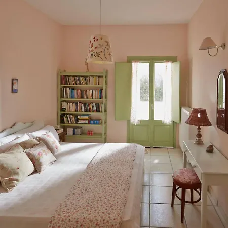 Flower And Crafts - The Eco Nature House * Monolithos (Santorini)